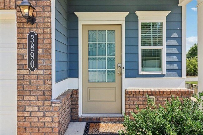 Building Photo - 3890 Clarington Dr