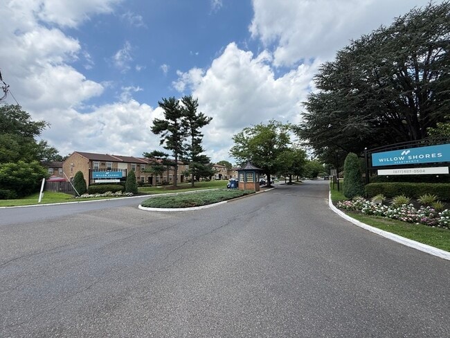 Building Photo - 2041 Harbour Dr