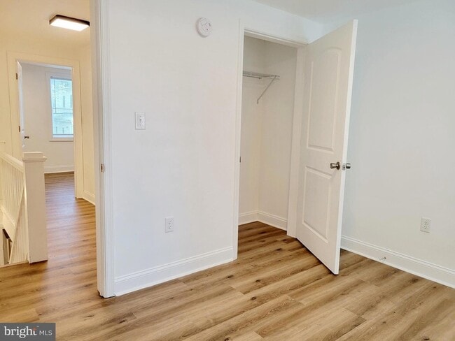 Building Photo - 128 E Pall Mall St