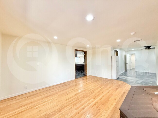 Building Photo - 4405 S Newberry Rd