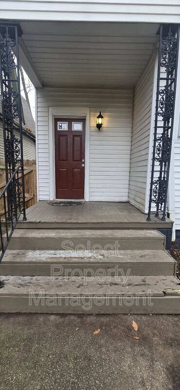 Building Photo - 224 Killea St