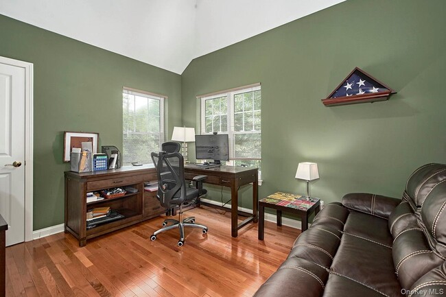 Building Photo - 1 Wyldwood Dr