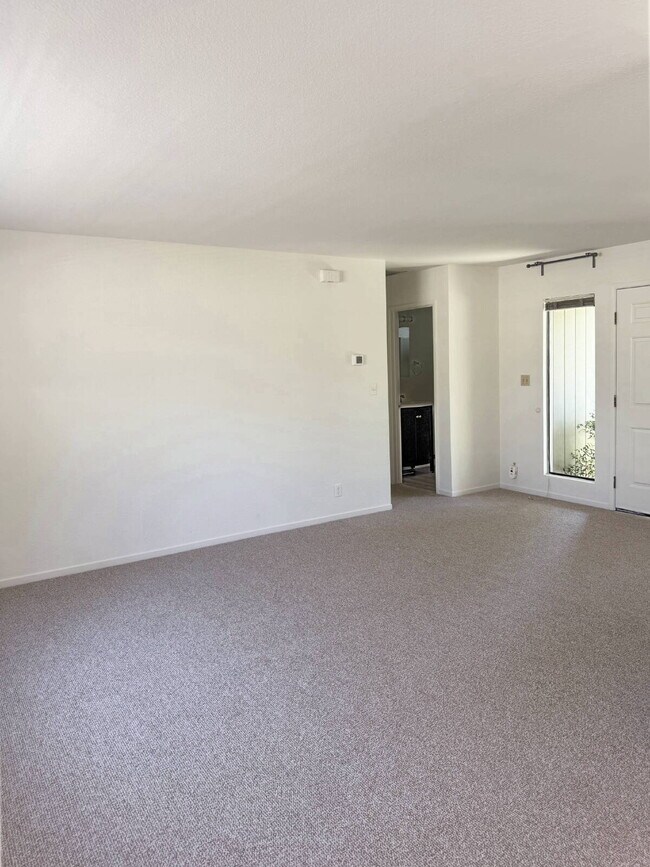 Building Photo - 2BD/2BA Single-Level Home Near Sonoma Plaza | Available Now.
