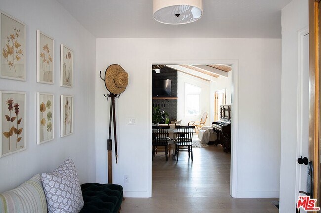 Building Photo - 1420 Cuyama Rd