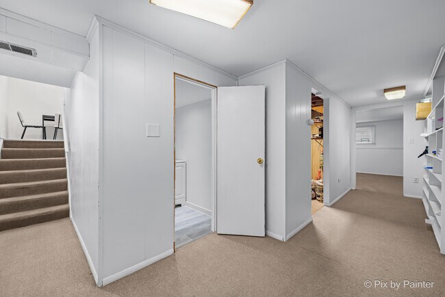 Building Photo - 538 Harold Ave