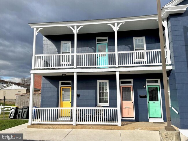 Building Photo - 14 W Penn Ave