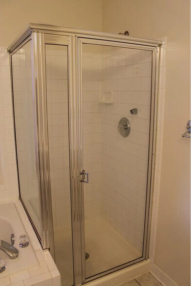 Building Photo - 4641 Kings Mill Way