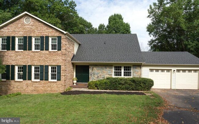 Building Photo - 9025 Streamview Ln
