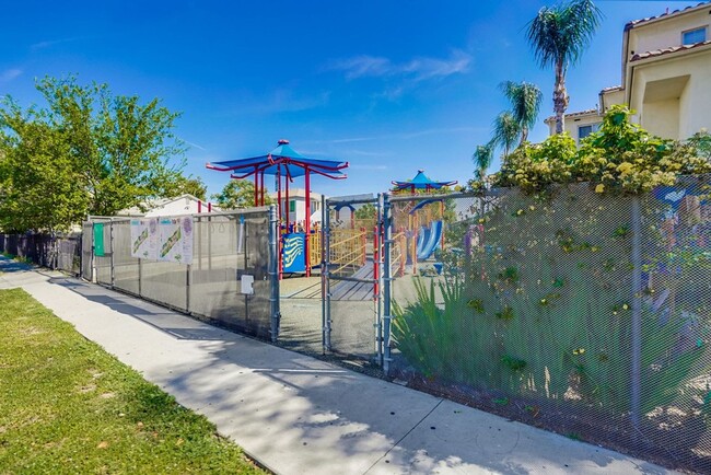 Building Photo - 6117 11th Ave