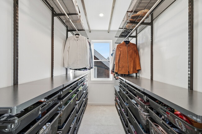 Building Photo - 1424 Macon Ave