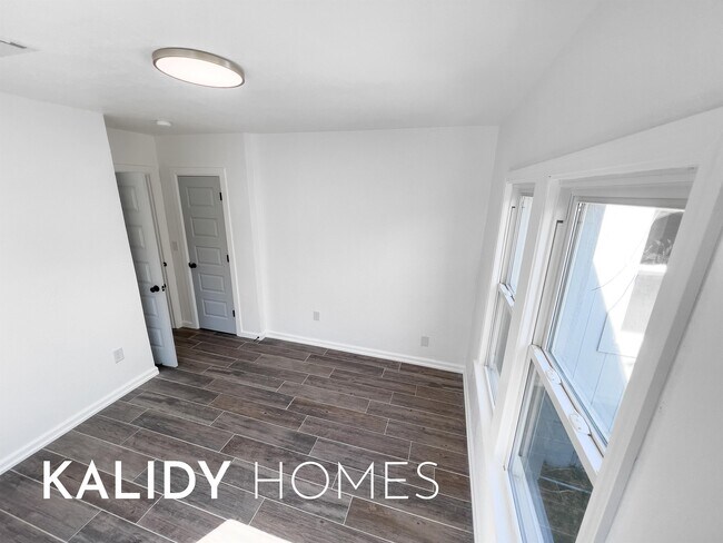 Building Photo - 3504 N Westmont St