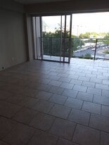 Building Photo - 1645 Ala Wai Blvd