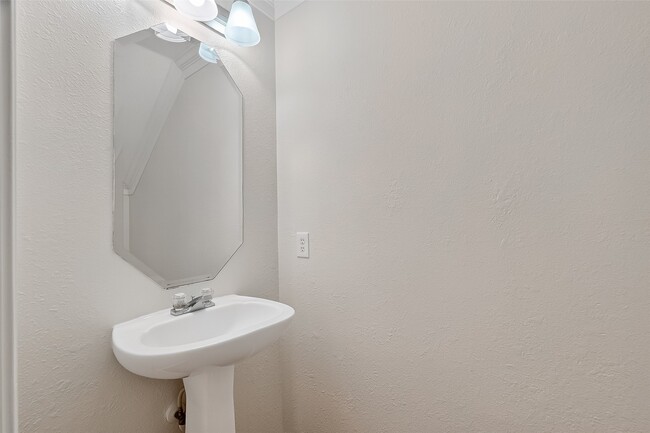 Building Photo - 16111 Soaring Eagle Dr