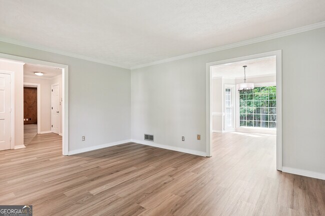 Building Photo - 5206 Clearwater Dr SW