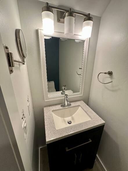 Building Photo - 9524 High Park Ln