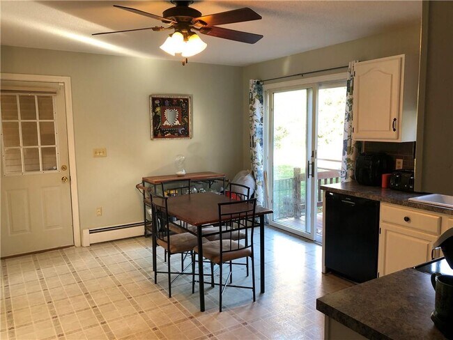 Building Photo - 161 Hines Rd