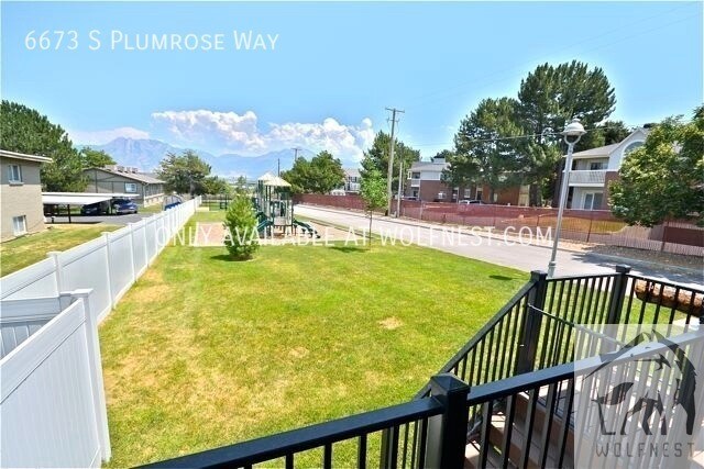 Building Photo - No Deposit Option! Ravishing 3 Bedroom Tay...
