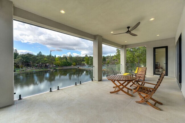 Building Photo - Waterfront 4 bed 4 bath 3,887 sq. ft.