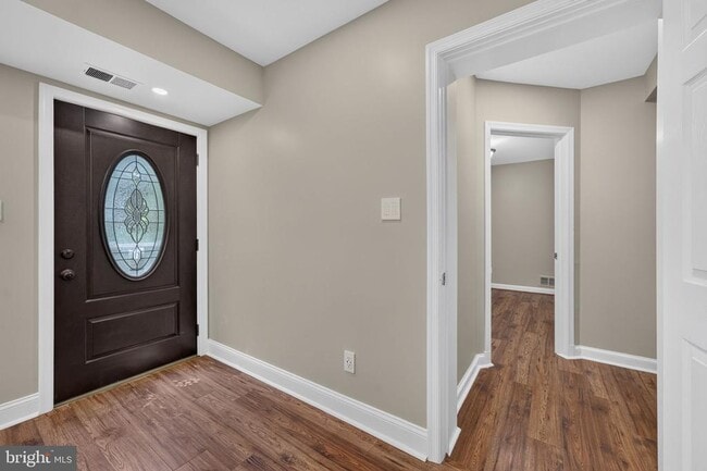 Building Photo - 6443 Walters Woods Dr