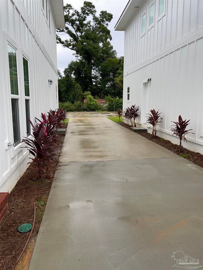 Building Photo - 1907 Doctor M.L.K. Jr Dr