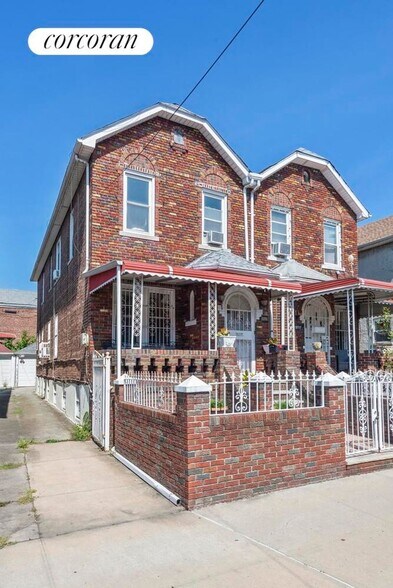 Building Photo - 5715 Snyder Ave