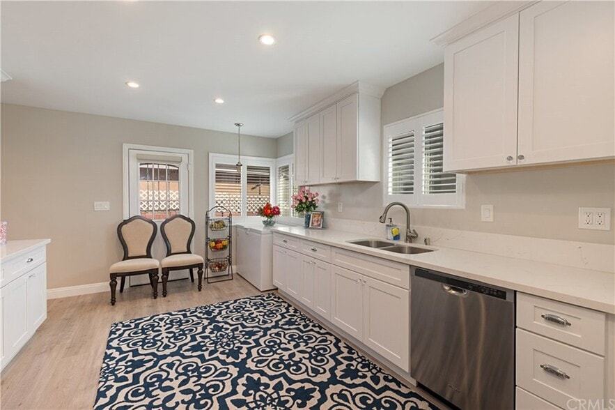 Kitchen - 2145 W Cris Ave