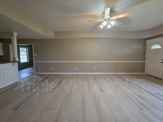 Building Photo - 12 Gold Meadow Loop