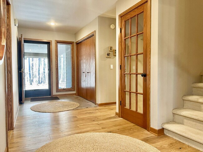 Building Photo - Sophisticated Condo Retreat on Old Mission Peninsula