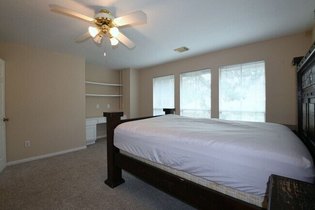 Building Photo - 18719 Racquet Sports Way