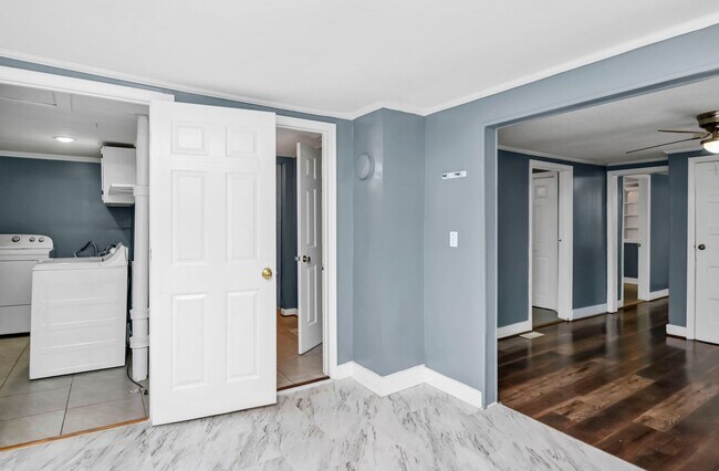Building Photo - Charming 2 Bedroom Home, close to USC & lo...