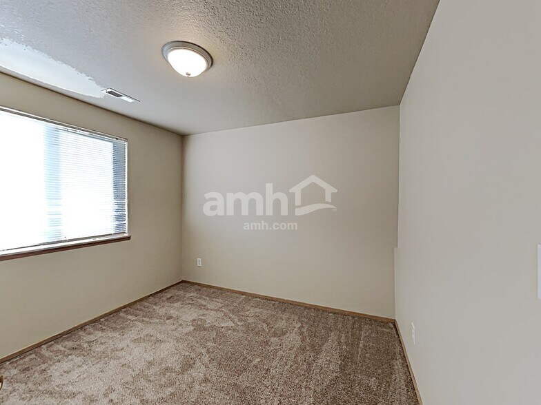 Building Photo - 16979 SW Steele Way