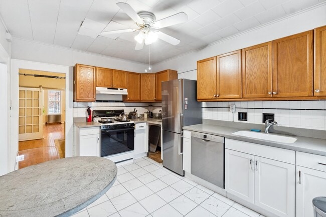 Building Photo - 223 Dodd St