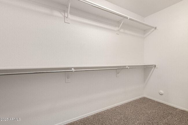 Building Photo - 4122 E Palm Beach Dr