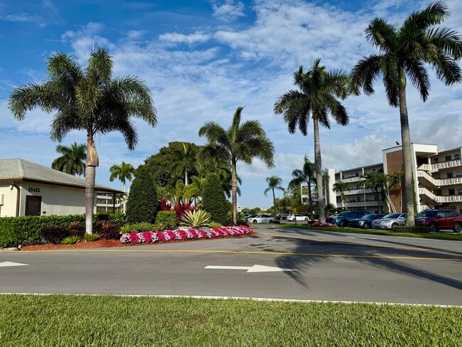 Building Photo - 4053 Hythe A