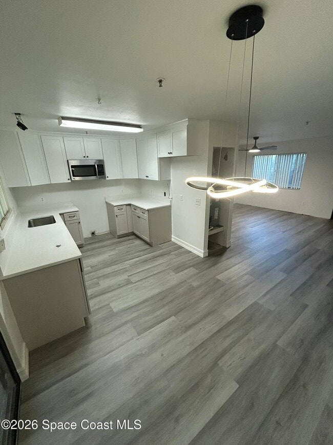 Building Photo - 7801 Maplewood Dr