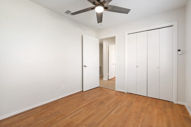 Building Photo - 16222 Barbara Ln