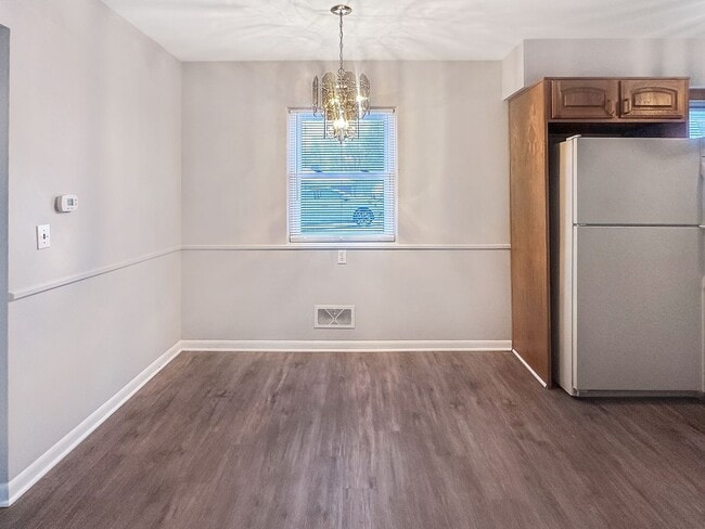 Building Photo - 30 Ridgewood St