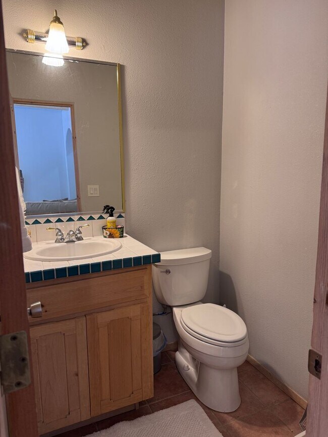 Building Photo - 3 Bedroom, 2.5 Bathroom Home in Tijeras, NM