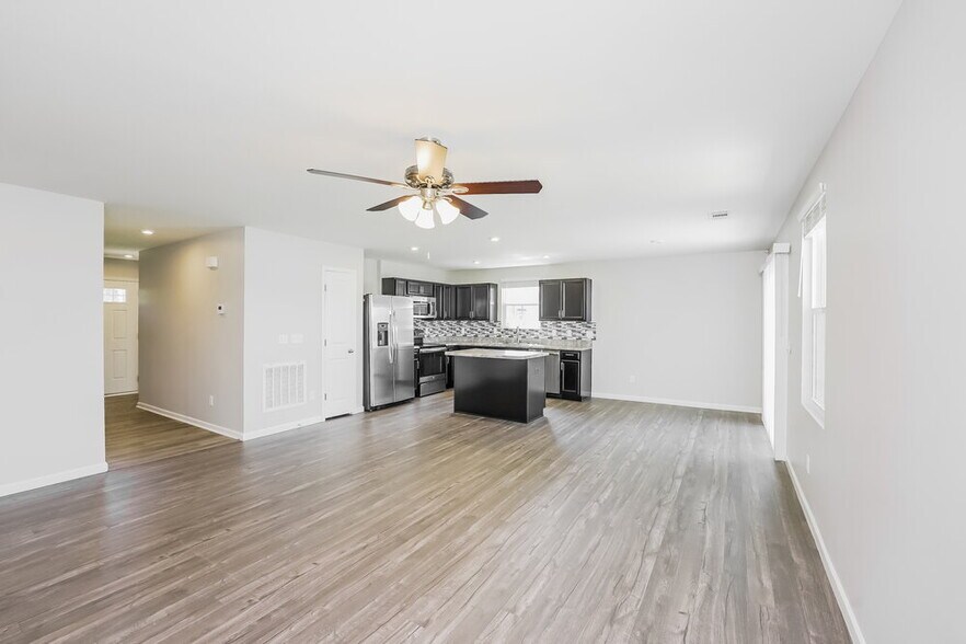 Building Photo - 224 Nottingham Ln