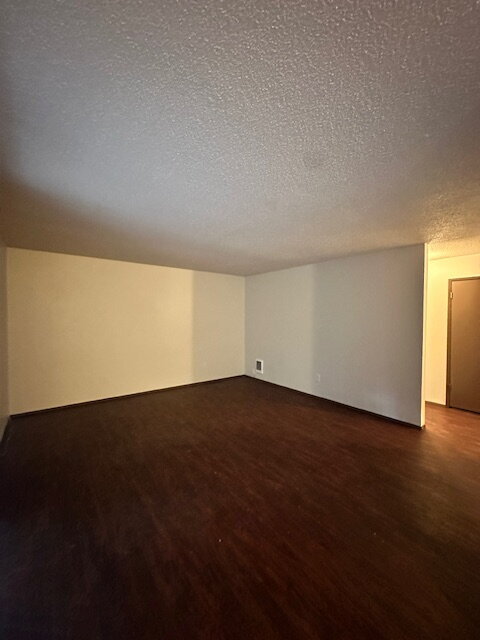 Building Photo - Charming 2-Bedroom Apartment in Portland's Heart - Bottom floor, 1 bathroom