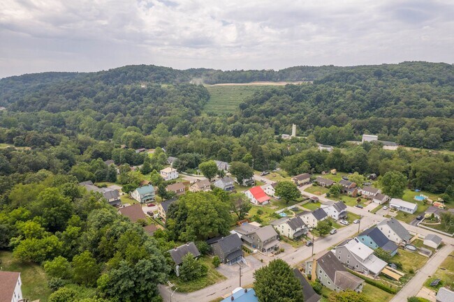 Building Photo - READY FOR MOVE IN! FULLY RENOVATED 2-BEDRO...