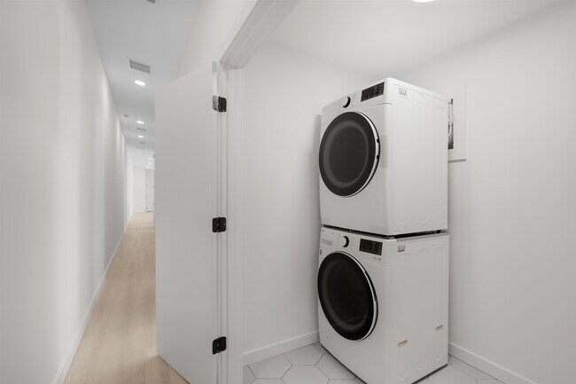 Building Photo - 29 Masters Dr