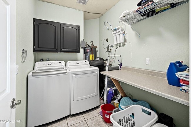 Building Photo - Long Term Rental heated pool & hot tub