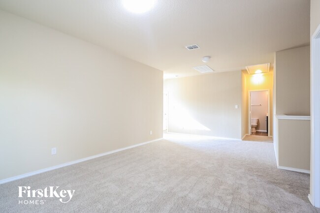 Building Photo - 2115 Emerald Edge