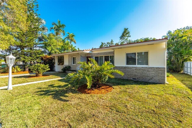 Building Photo - 3965 SW 60th Ct