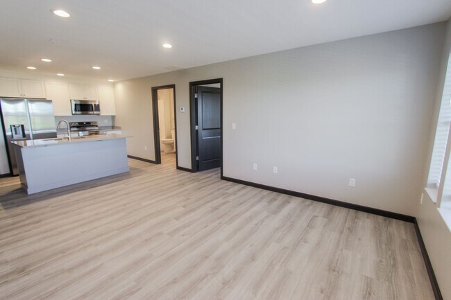 Building Photo - New! Beautiful 1 Bed, 1 Bath Apartment in ...