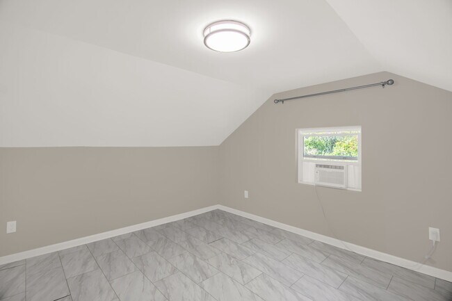 Building Photo - 2510 Harley Dr