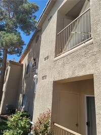 Building Photo - 2110 Los Feliz St