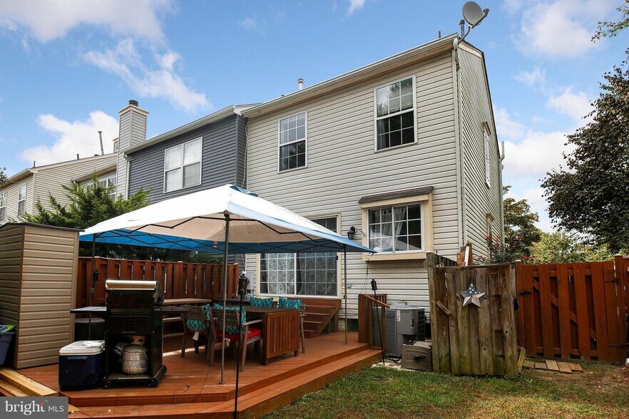 Building Photo - 6563 Old Carriage Dr