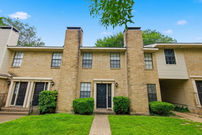 Building Photo - 8400 Jamestown Dr